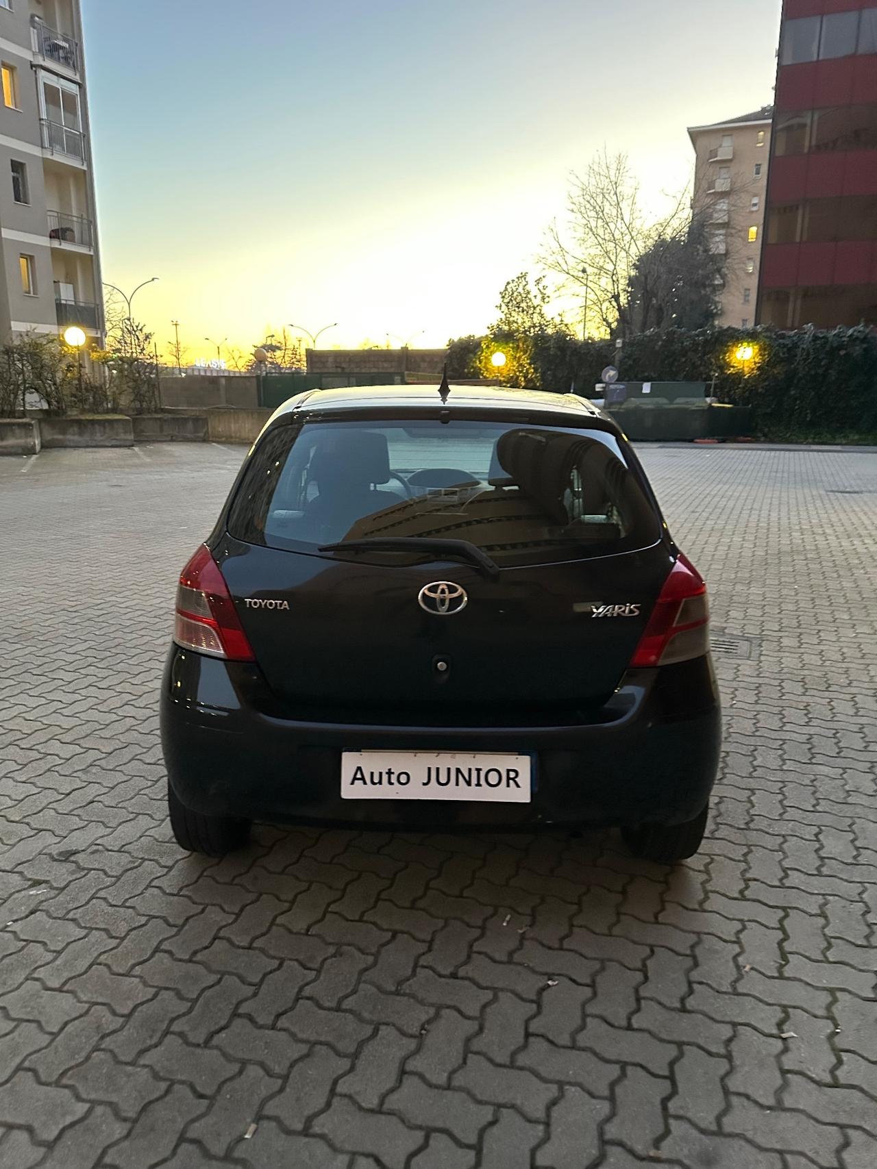Toyota Yaris 1.0 5 porte Now