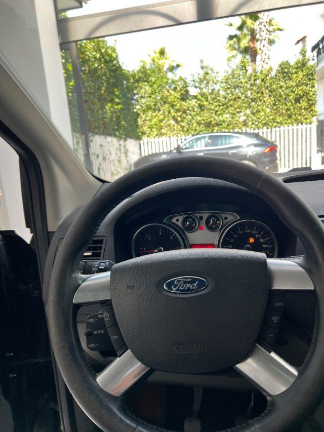 FORD Kuga + 2.0 TDCi 136 CV 2WD DPF