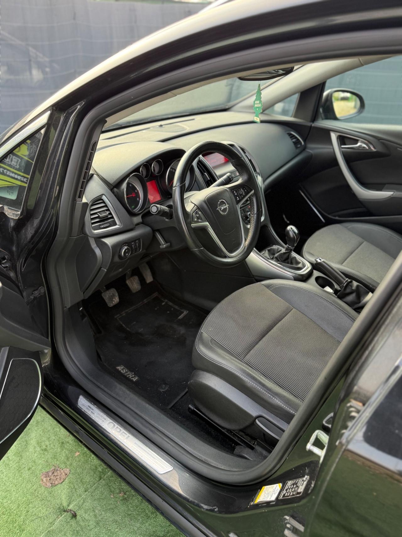 Opel ASTRA 2012 SW 1.7 DIESEL SPORTS TOURER COSMO