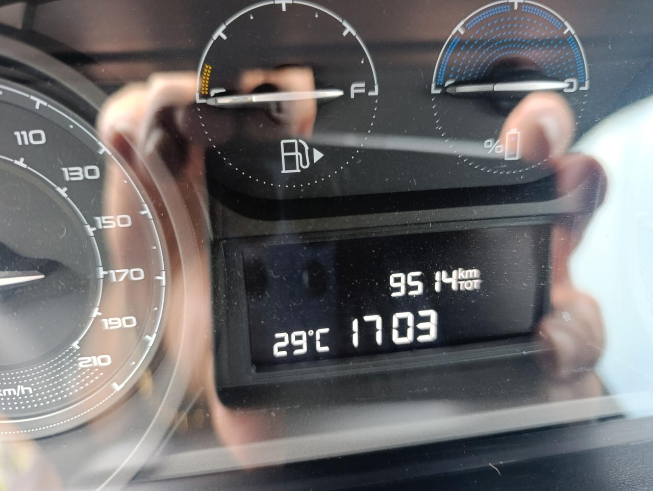LANCIA YPSILON HYBRID PLATINO PREZZO REALE