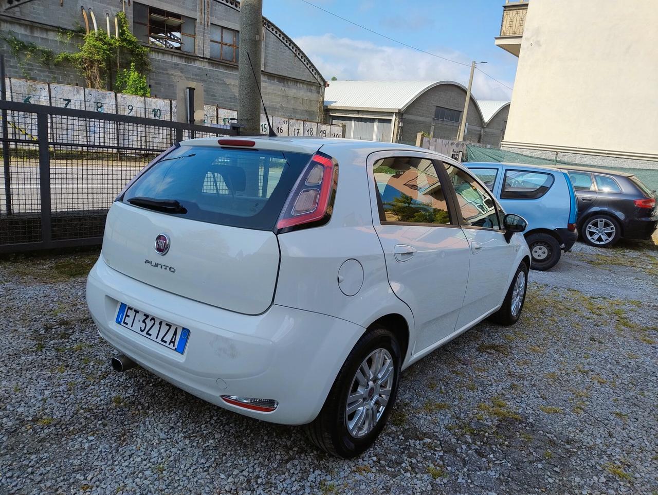 Fiat Punto 1.3 MJT II 75 CV 5 porte Lounge Euro6 NEOPATENTATI