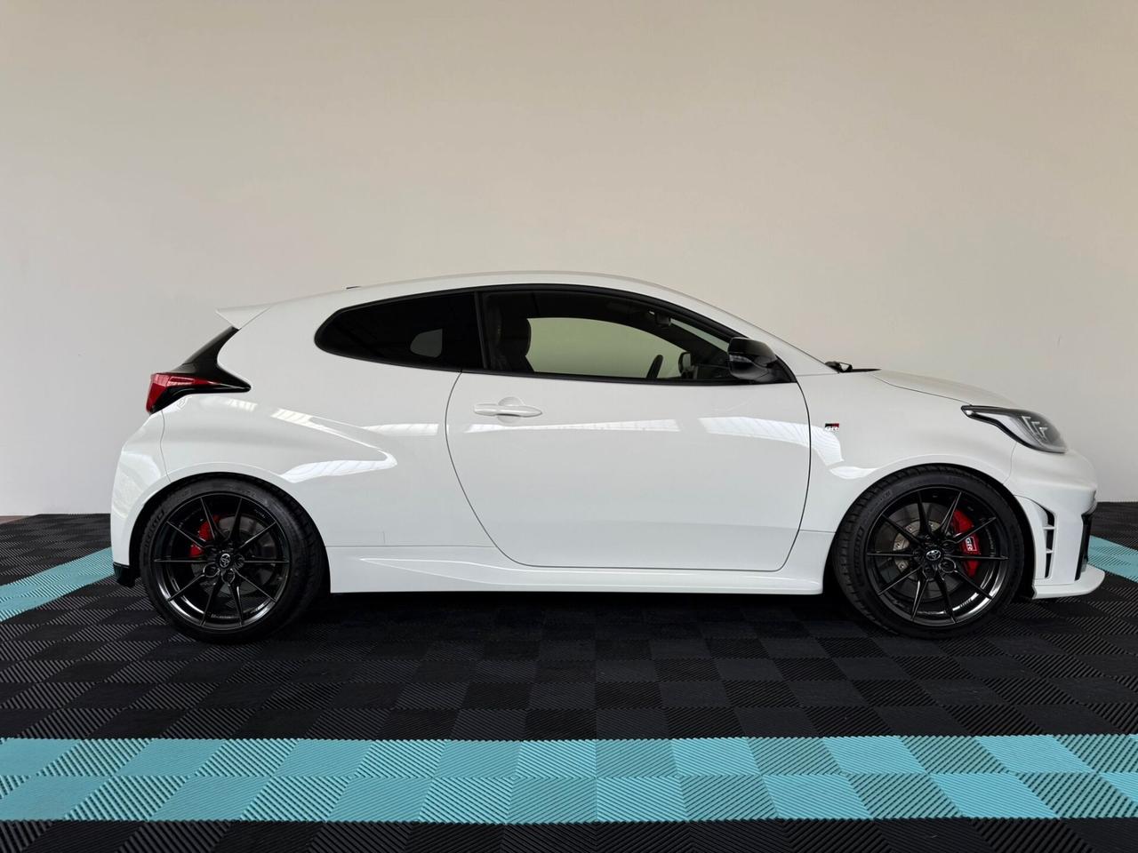 Toyota Yaris 1.6 Turbo GR Circuit DAT BBS TECH PACK