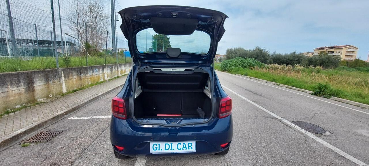 DACIA SANDERO 1,0 GPL DI SERIE CASA MADRE 100 CV TELEFONO X NEOPATENTATI IMPECCABILE