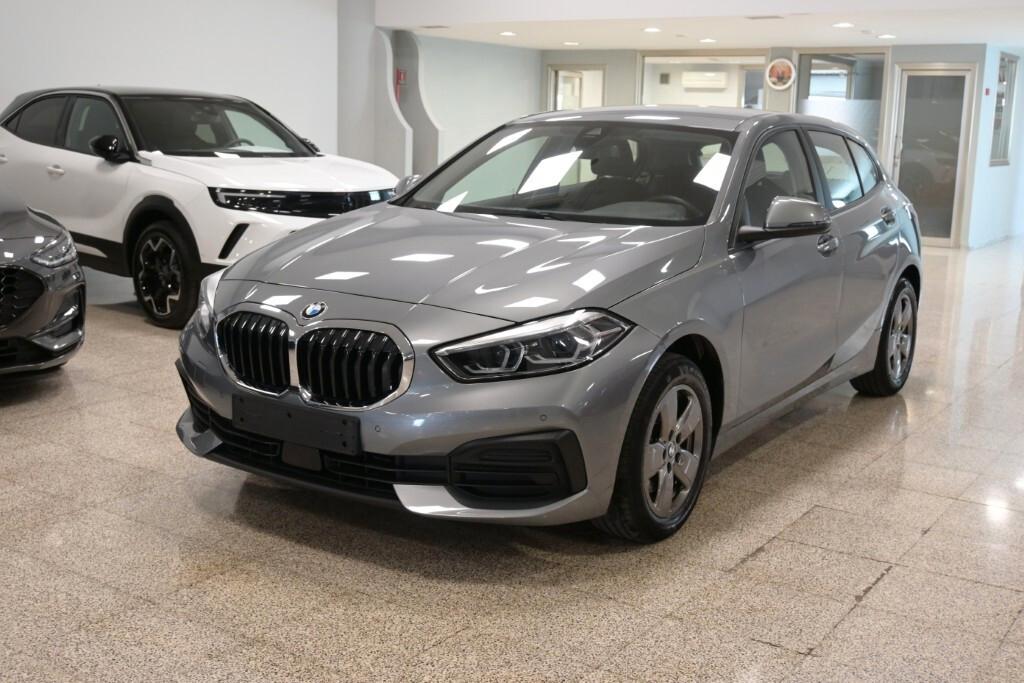 BMW 116D 115CV STEPTRONIC BUSINESS ADVANTAGE ( FARI LED - BMW DIGITAL COCKPIT - NAVI - MIRROR - PDC )