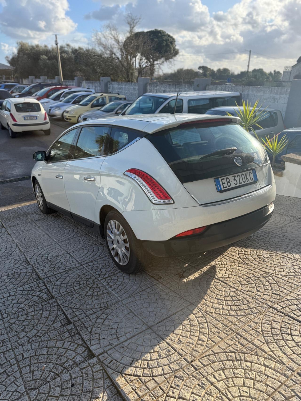 Lancia Delta 1.4 T-Jet 120 CV Platino Ecochic GPL