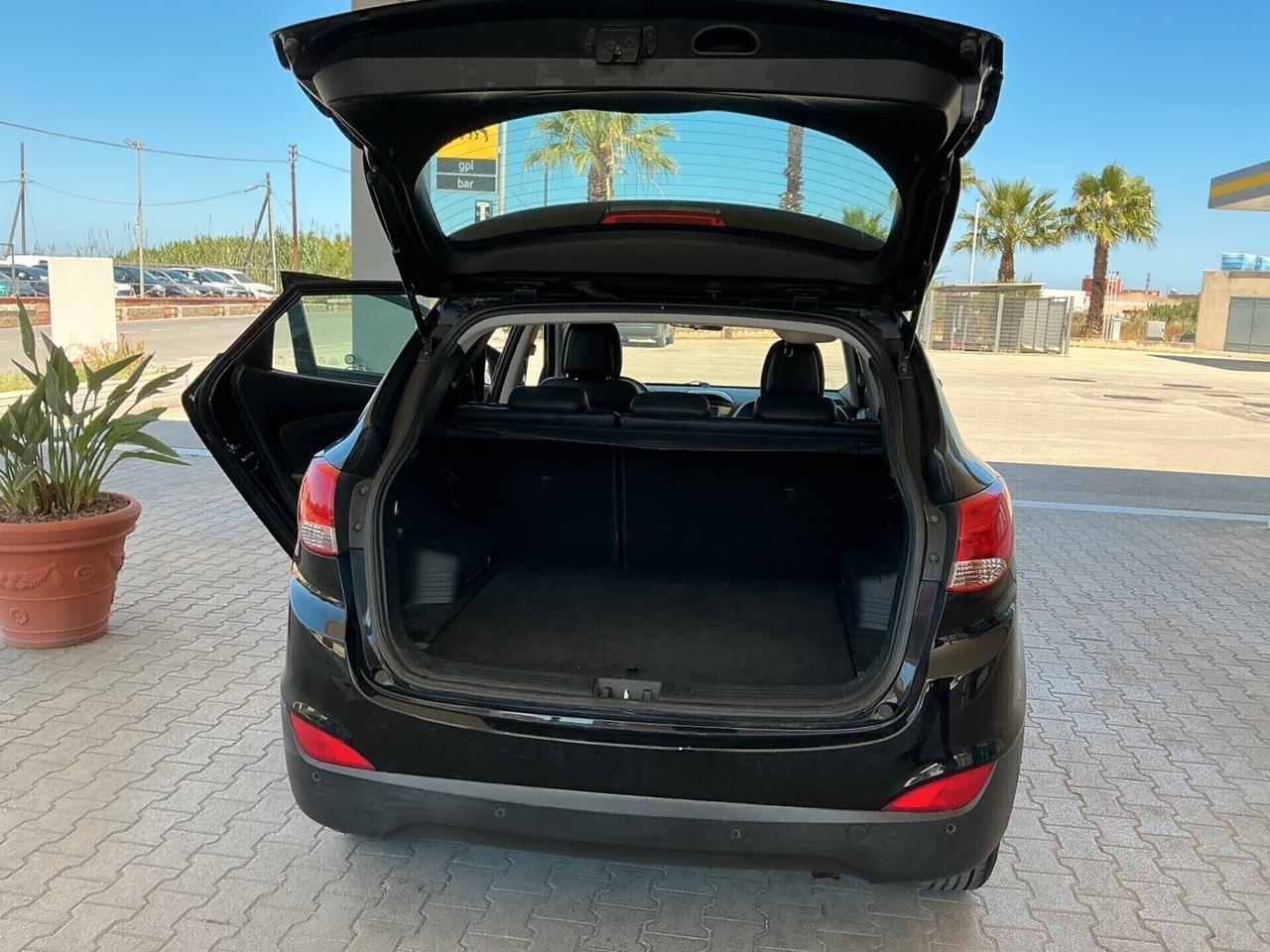 HYUNDAI X35