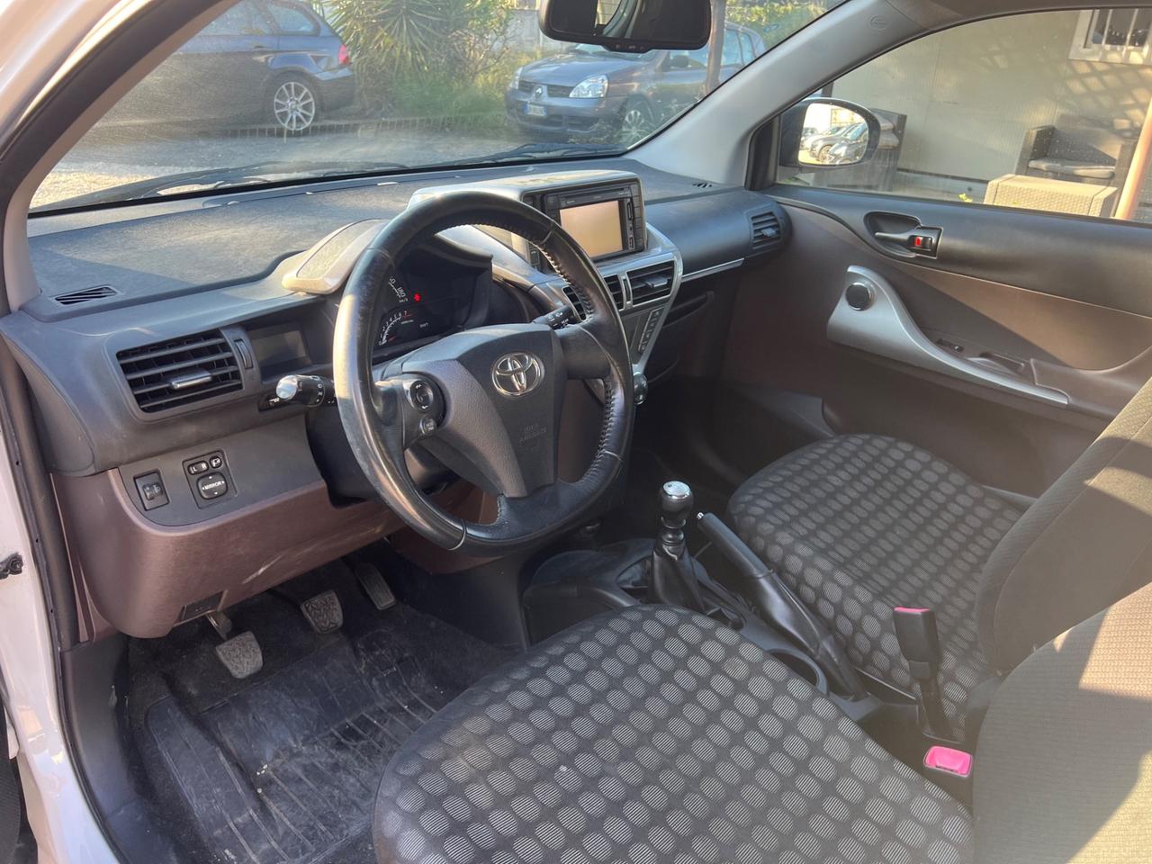 Toyota iQ 1.0 High Collection