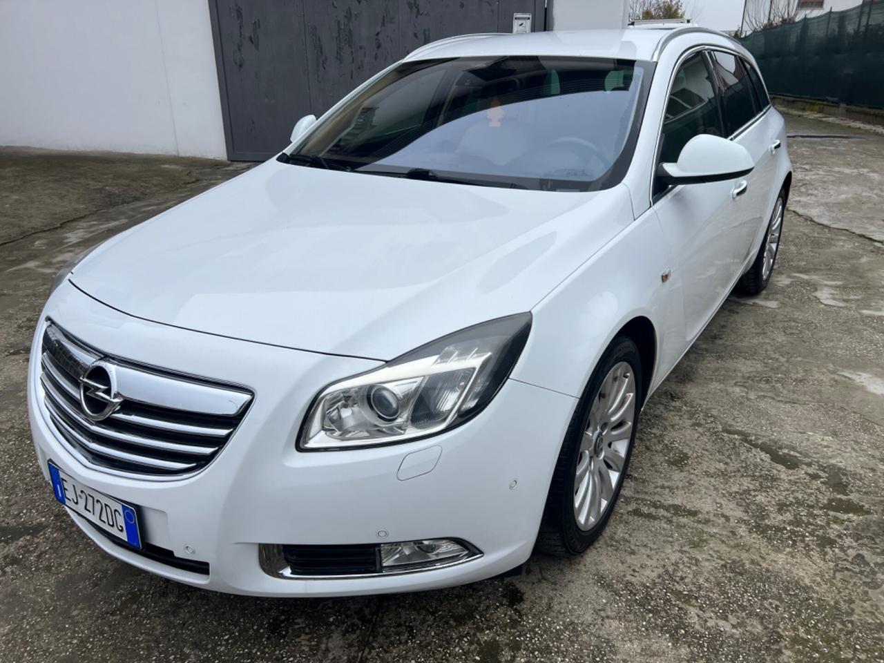 OPEL INSIGNIA AUTOMATICA DIESEL MODELLO SPORT FULL OPTIONAL
