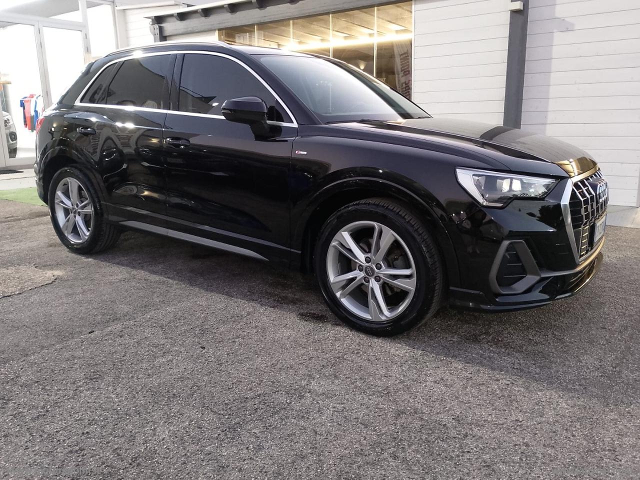AUDI Q3 35 TDI S tronic S line edition
