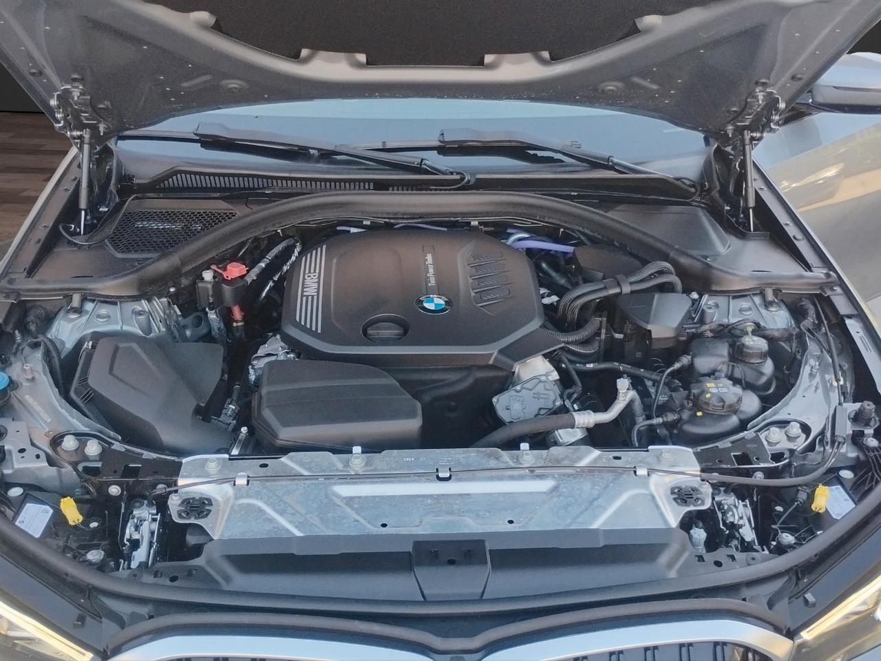 BMW 318 d Touring mhev 48V auto
