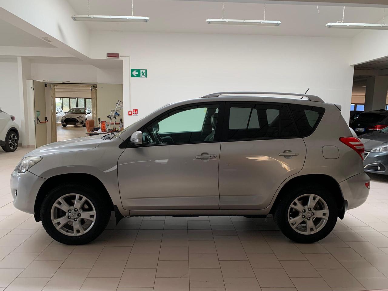 Toyota RAV4 2.2 d-4d Luxury 150cv dpf my09