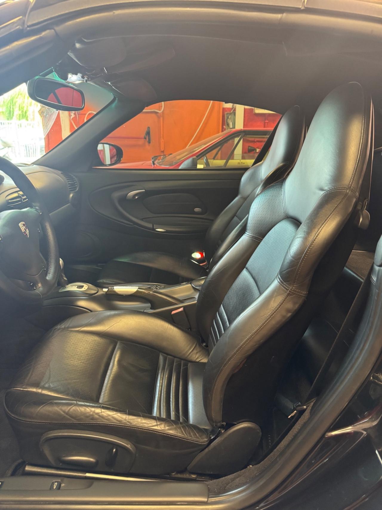 Porsche 996 Carrera 4 Cabrio