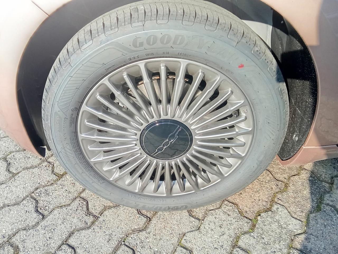 Fiat 500 Berlina Hybrid Icon