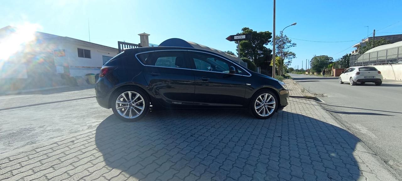 Opel Astra 1.7 CDTI 110CV 5 porte Cosmo NAVI R18