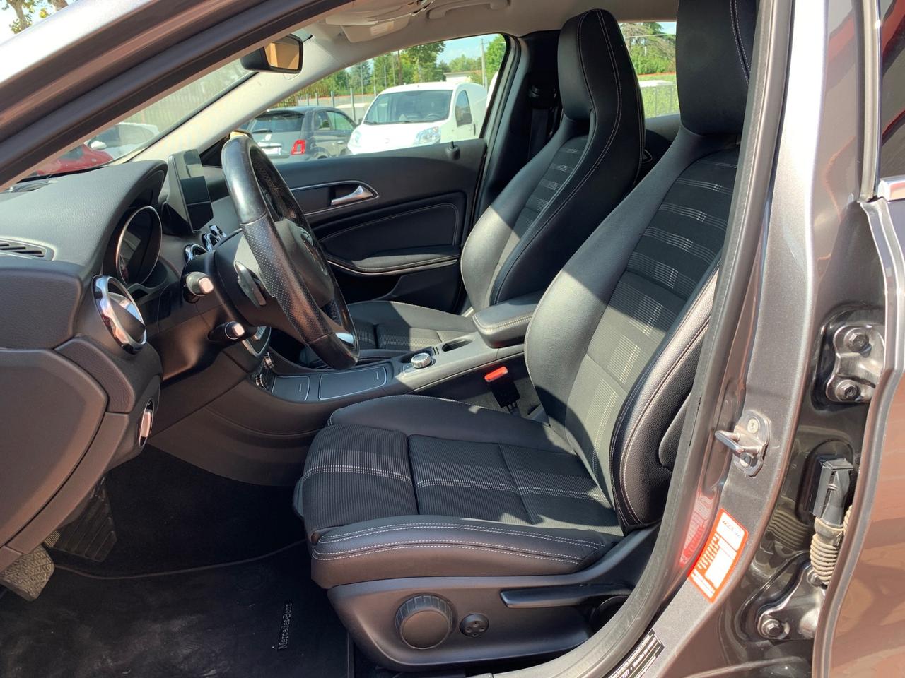 GLA 200d Sport auto - Neopatentati