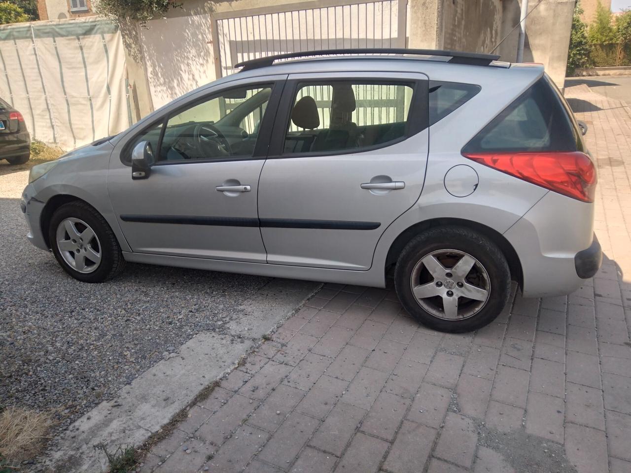 Peugeot 207 1.6 HDi 90CV SW XS Ciel xneopatentati