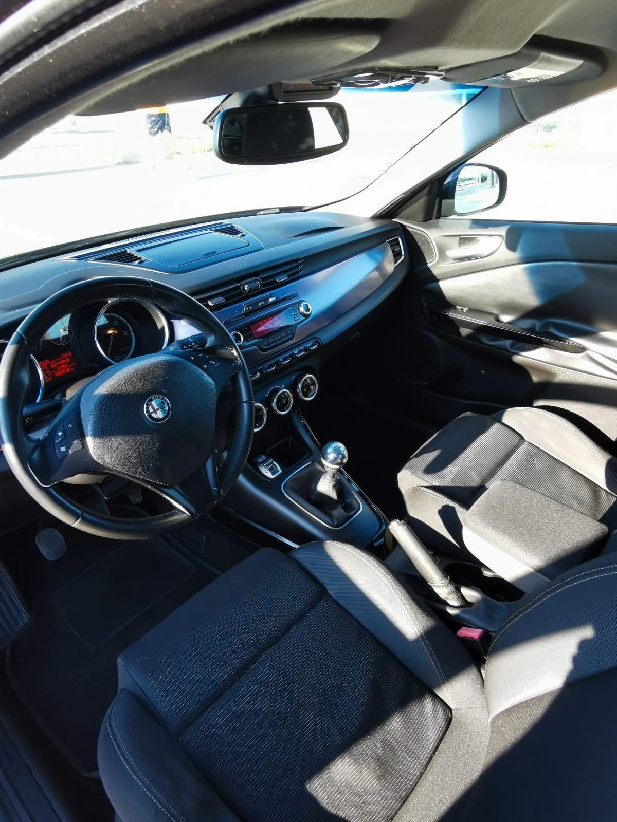 Alfa Romeo Giulietta 1.6 JTDm-2 105 CV Distinctive