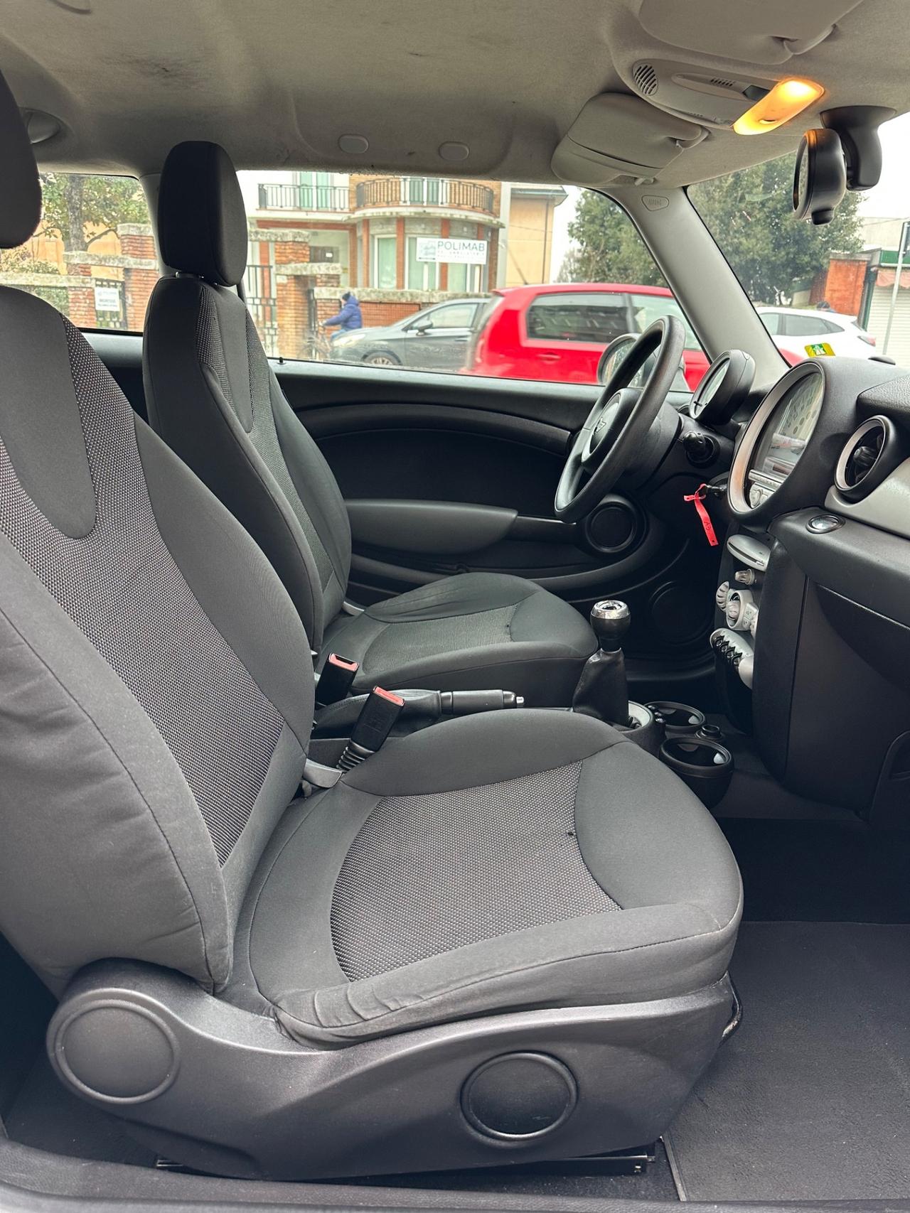 Mini 1.6 16V Cooper One (55kW)