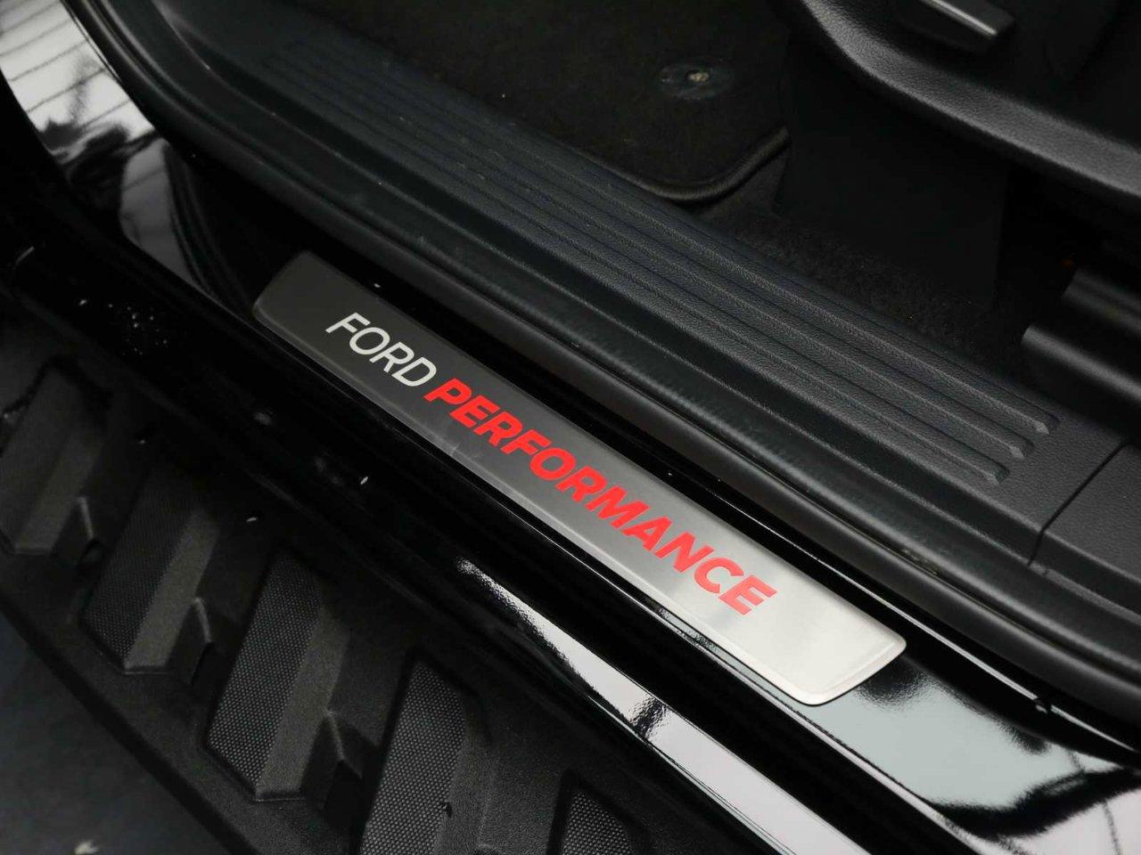 Ford Ranger Raptor 2.0 ecoblue 210cv auto pronto disponibile con due versione di colori