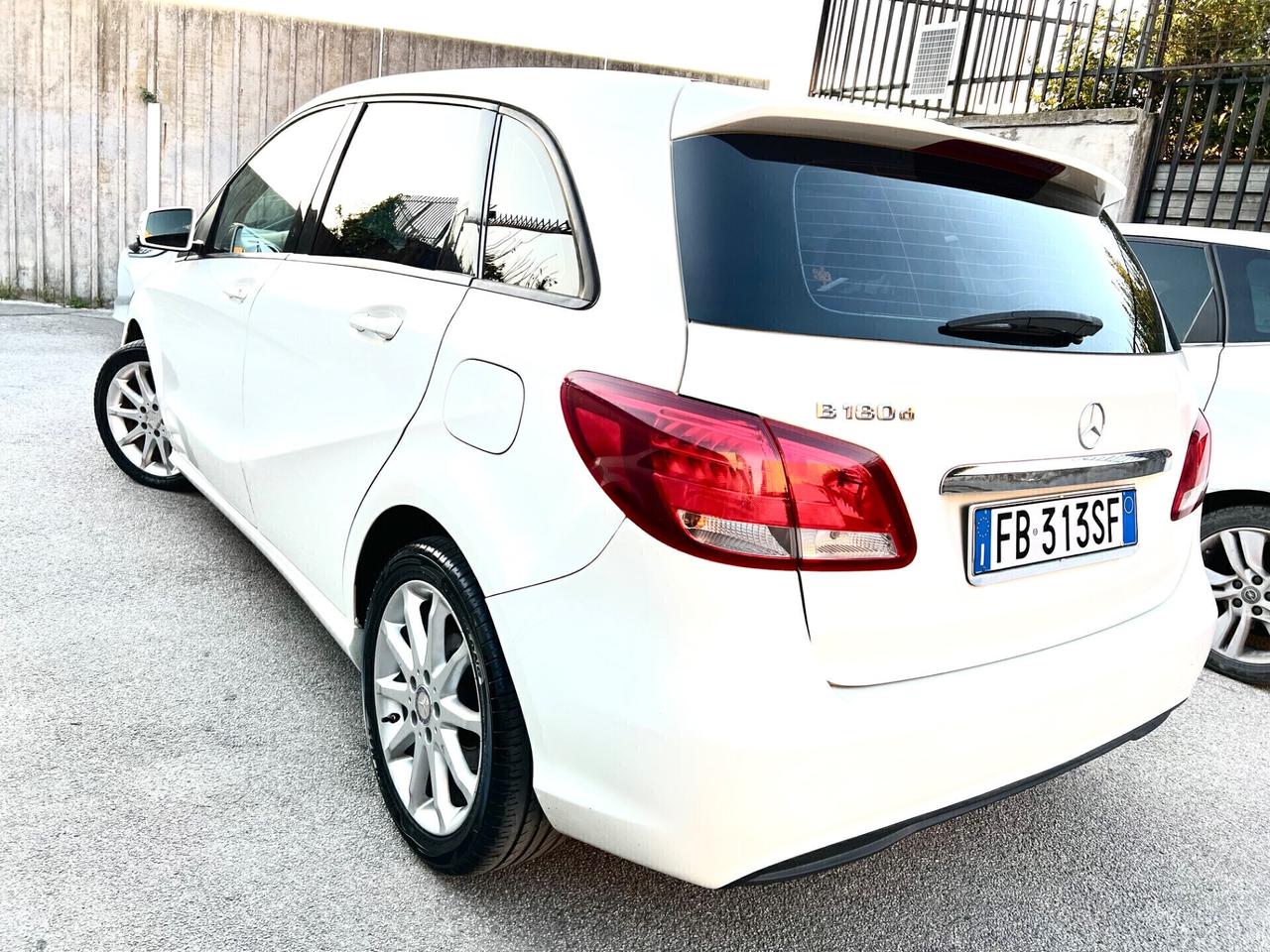 Mercedes-benz B 180 B 180 d Automatic Premium