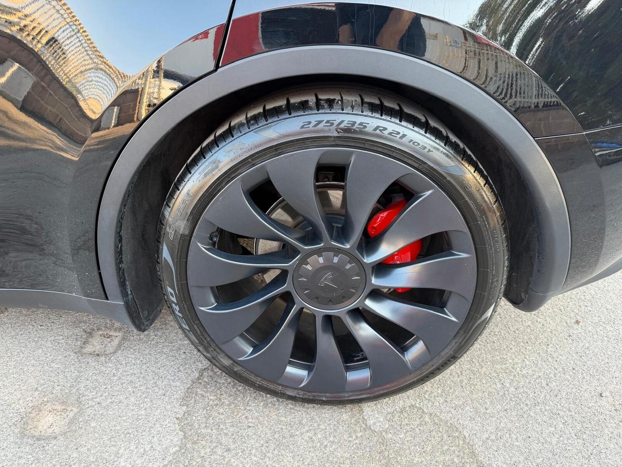 Tesla Model Y AWD Performance