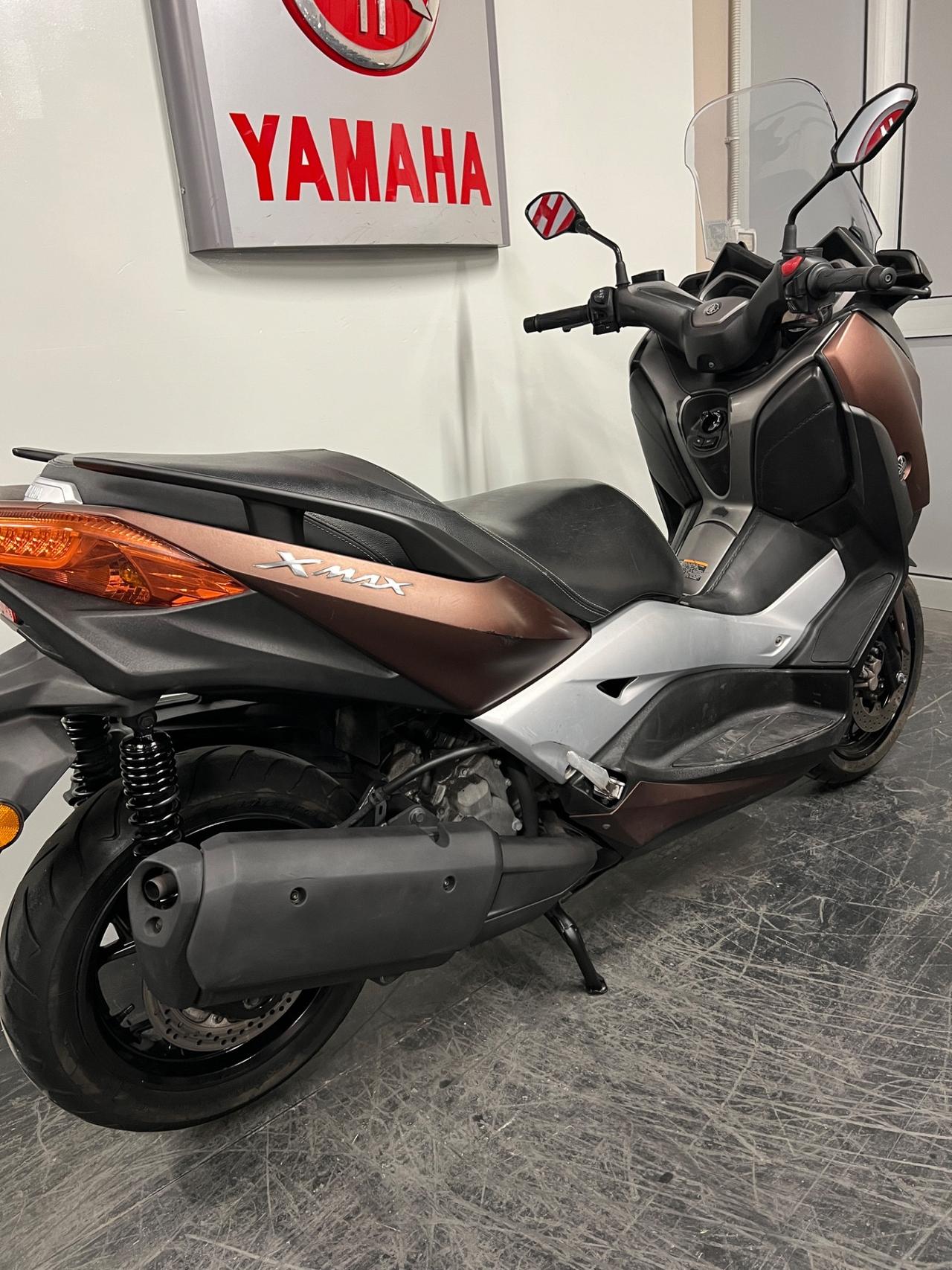 Yamaha X-Max 300