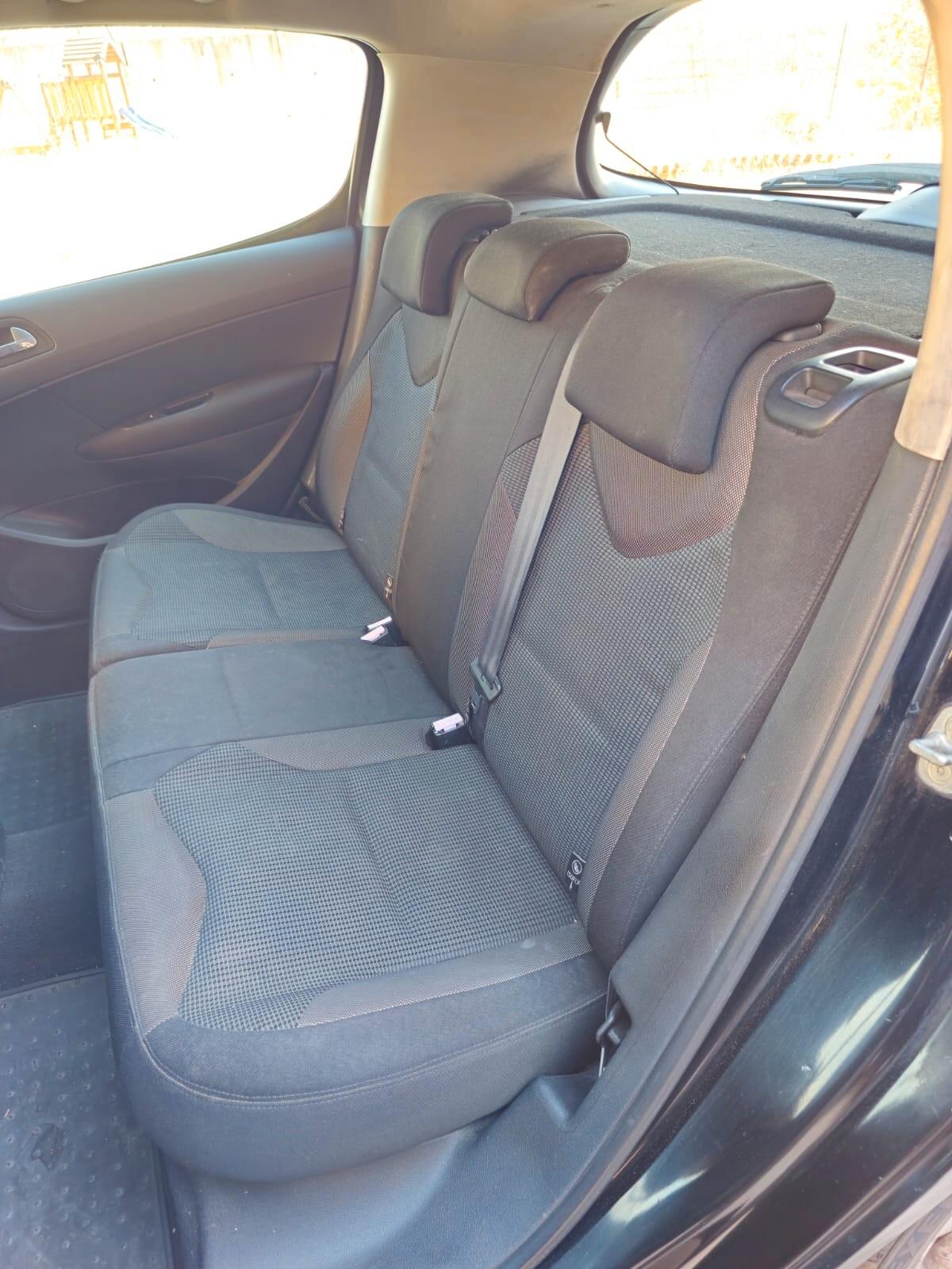 Peugeot 308 1.6 HDi 110CV 5p. Féline (5 Marce)