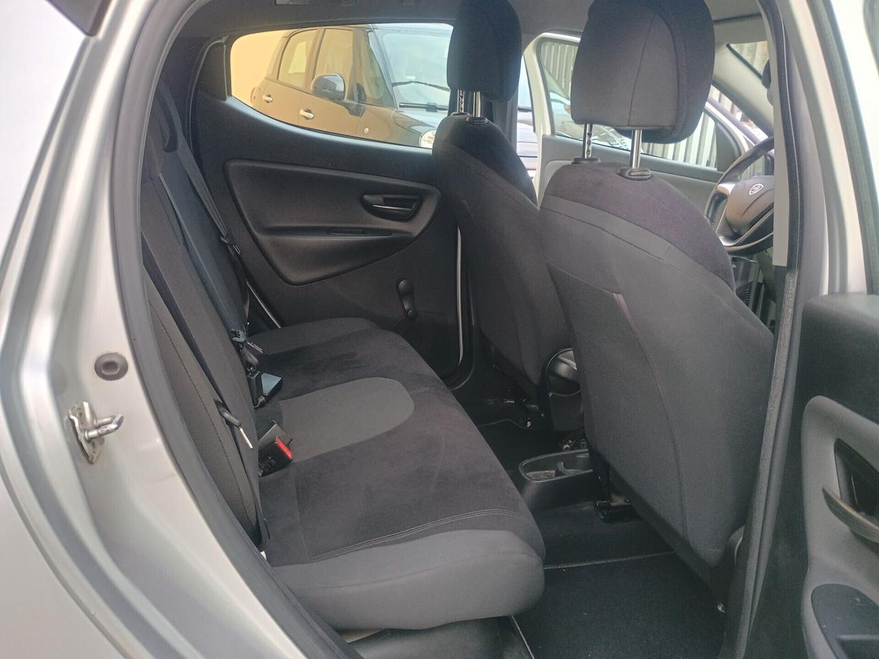 LANCIA YPSILON 1.2 NEOPATENTATI