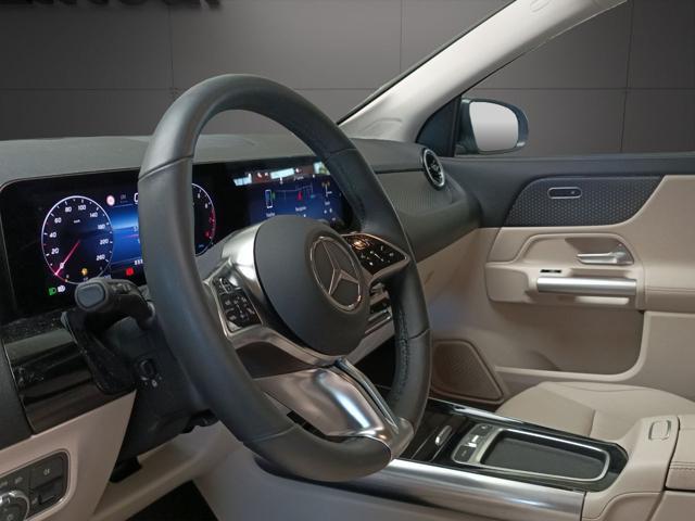 MERCEDES-BENZ GLA 180 Automatic Progressive Advanced