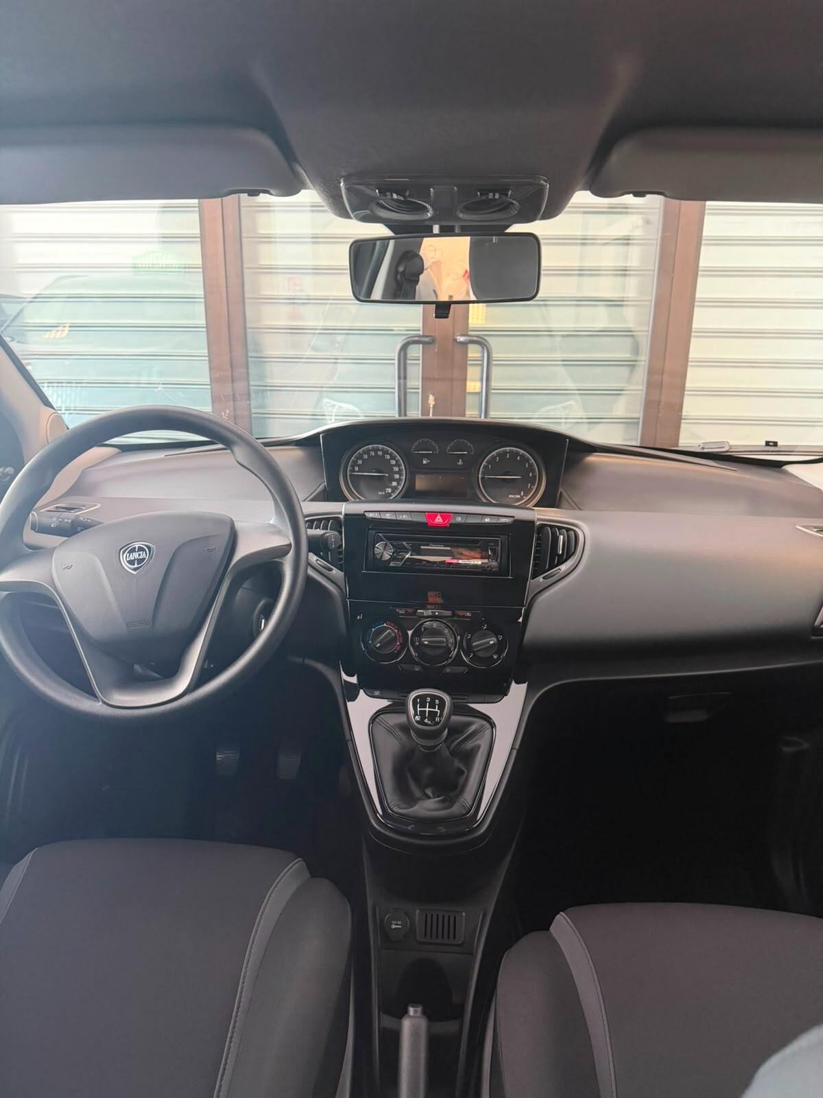 Lancia Ypsilon 1.2 69 CV 5 porte S&S Gold