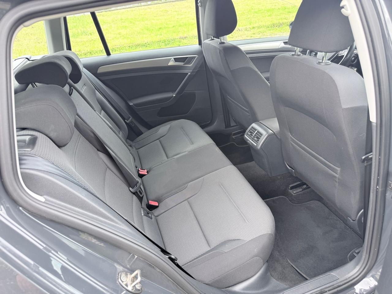Volkswagen Golf Variant Business 1.4 TGI DSG Highline BlueMotion