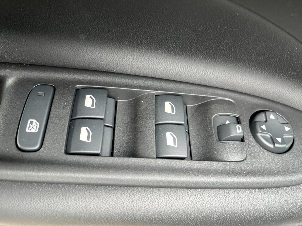 Jeep Avenger 1.2 Turbo 100 CV Altitude Km0