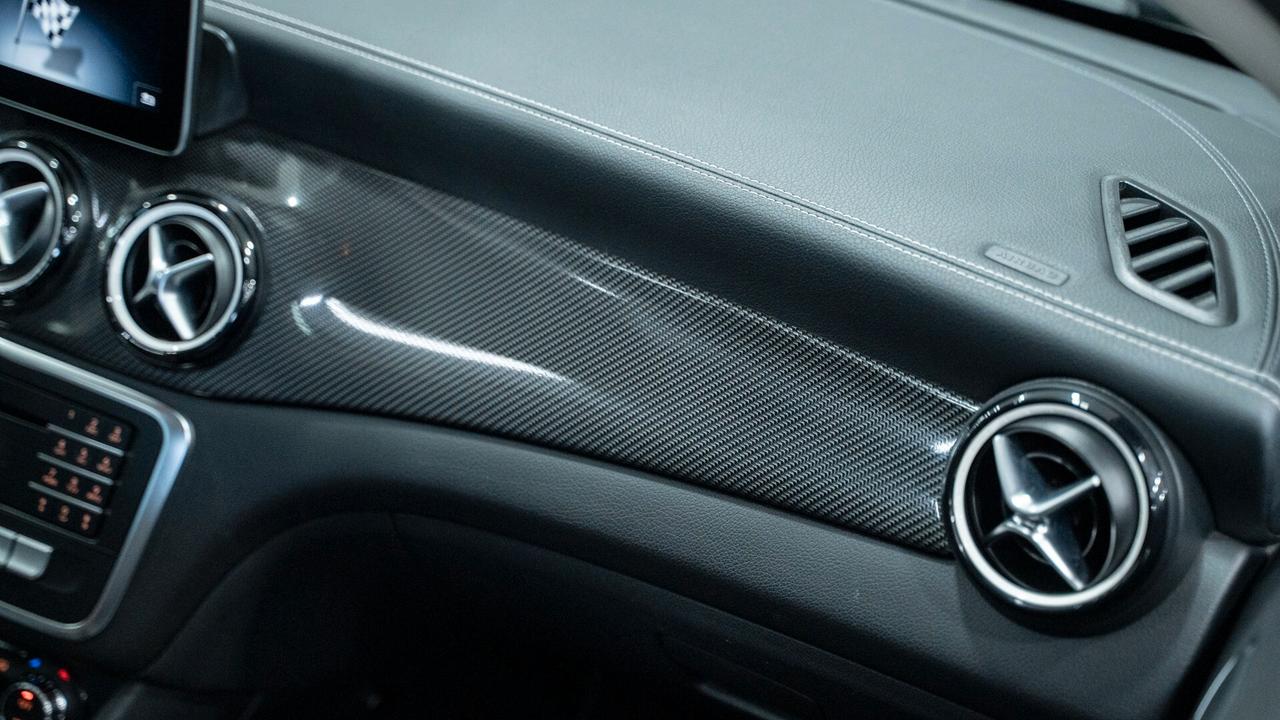 Mercedes-benz GLA 200 D NIGHT EDITION AUTO TETTO CARBONIO NAVI PELLE FULL OPTIONAL