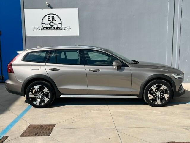 Volvo V60 Cross Country B4 (d) AWD Geartronic Business Pro Line