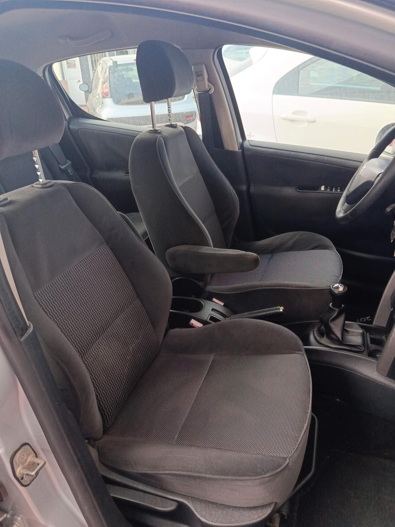 Peugeot 207 1.4 HDi 70CV 5p. X Line