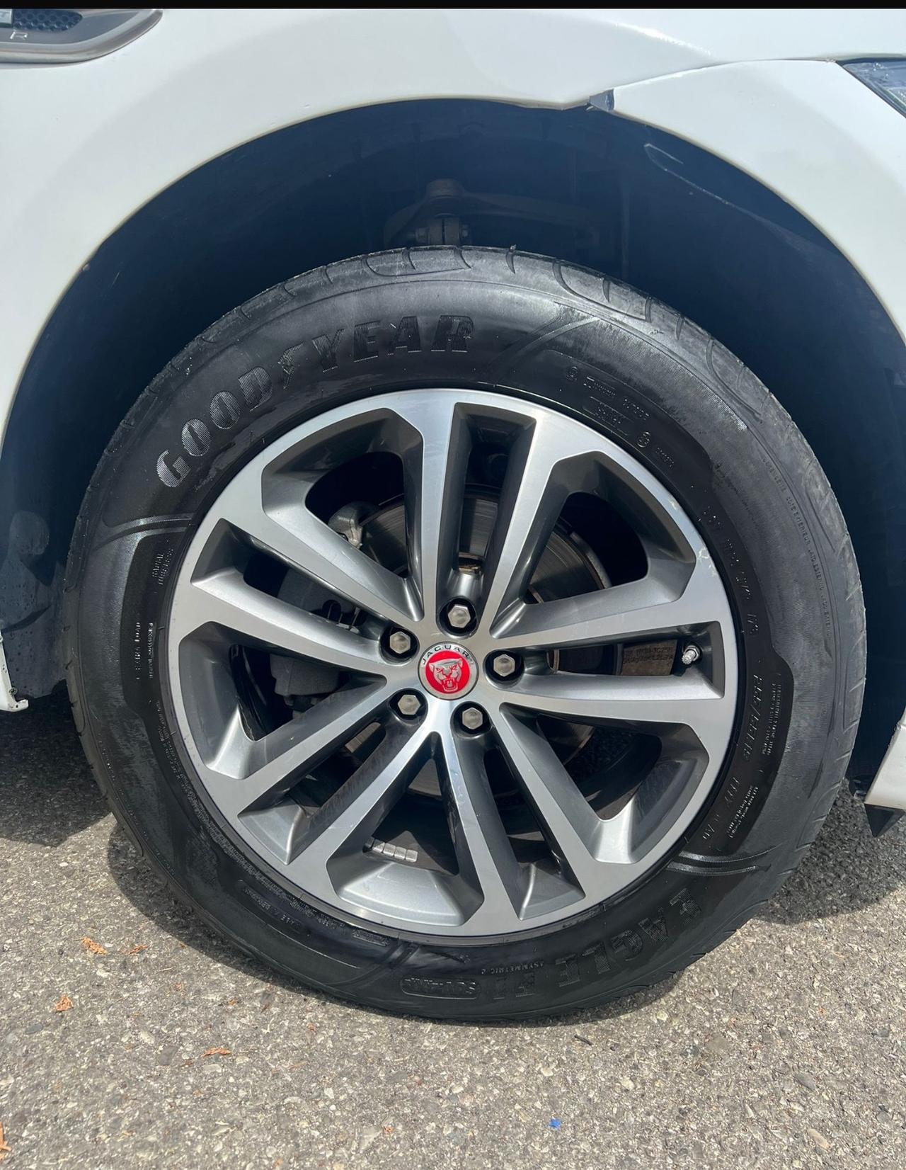 Jaguar F-Pace 2.0 D 180 CV AWD Portfolio