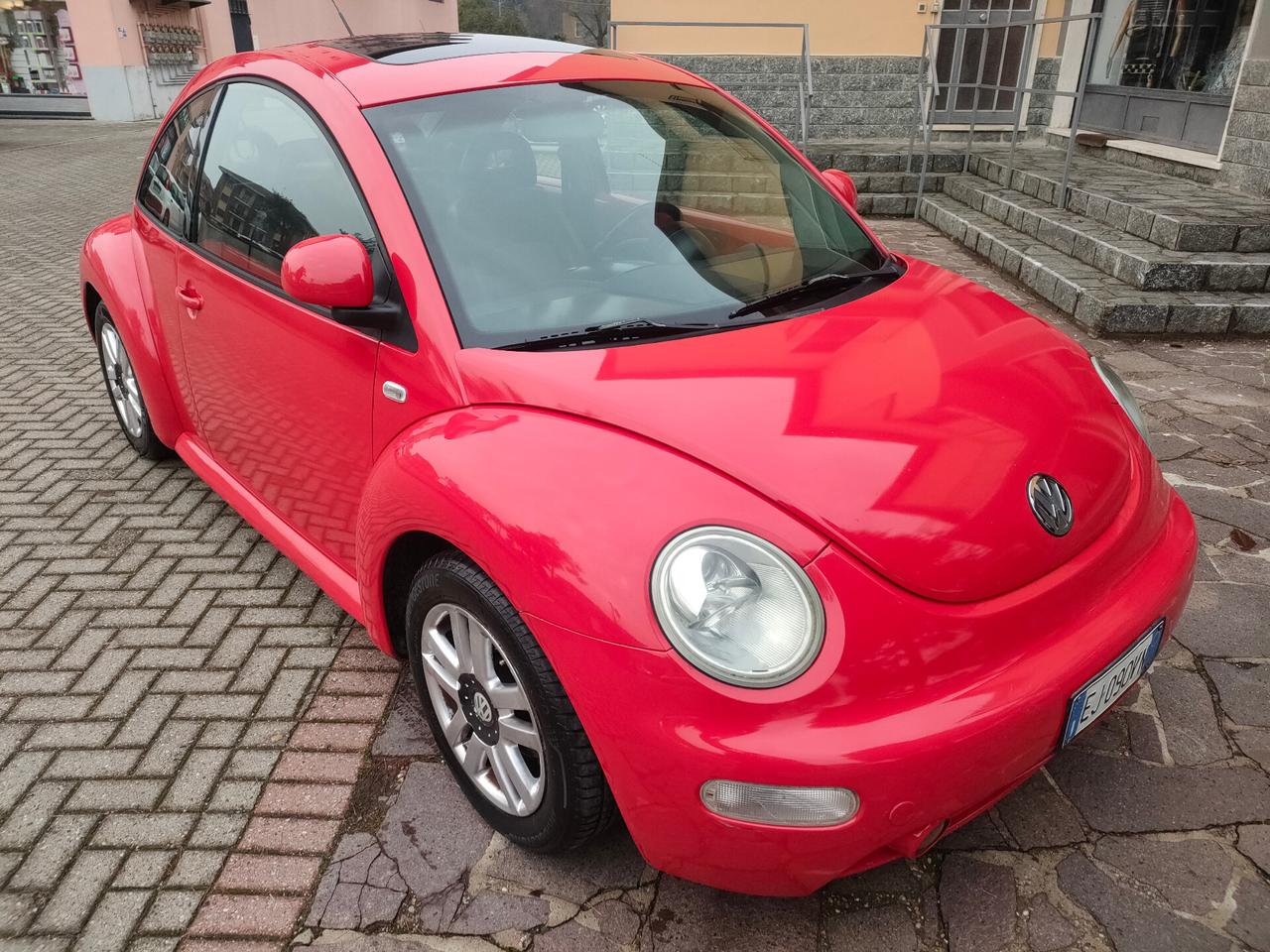 Volkswagen New Beetle 2.0 Gpl pelle e tettuccio