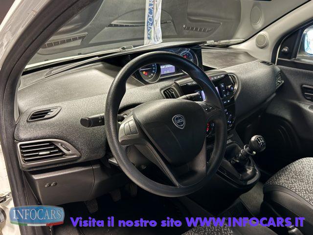 LANCIA Ypsilon 1.0 Hybrid 70 cv Ecochic Silver - PROMO