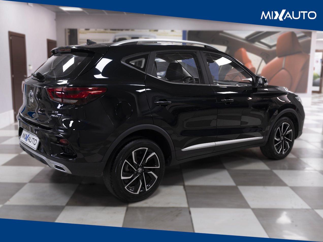 MG ZS 1.5L 5MT Luxury
