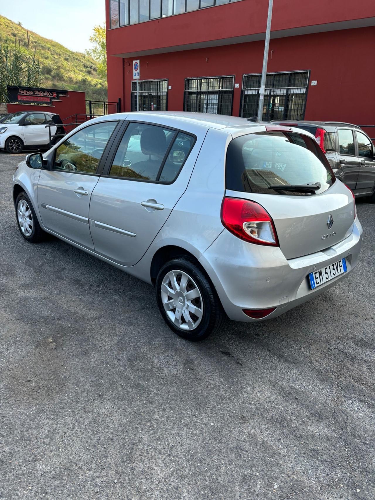 Renault Clio 1.2 16V 5 porte Dynamique