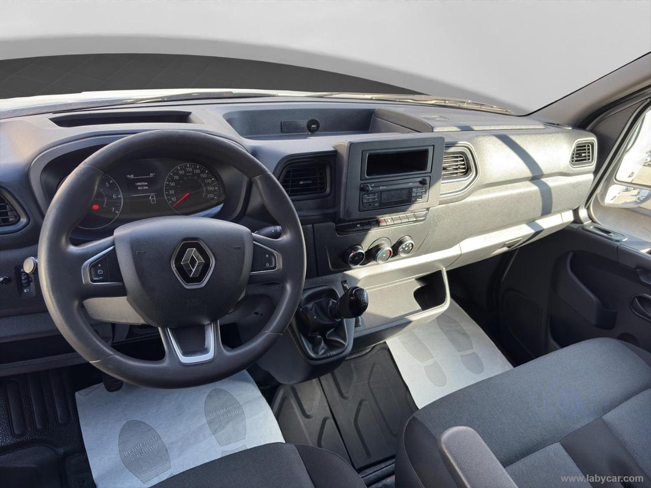 Master T28 2.3dCi135 PC-TM Furg. Ice