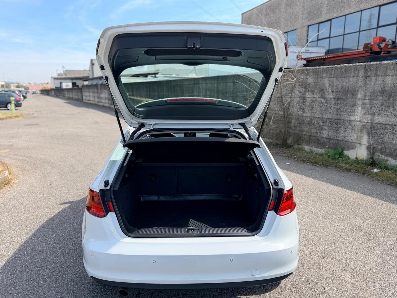 Audi A3 SPB 1.6 TDI clean diesel Ambition