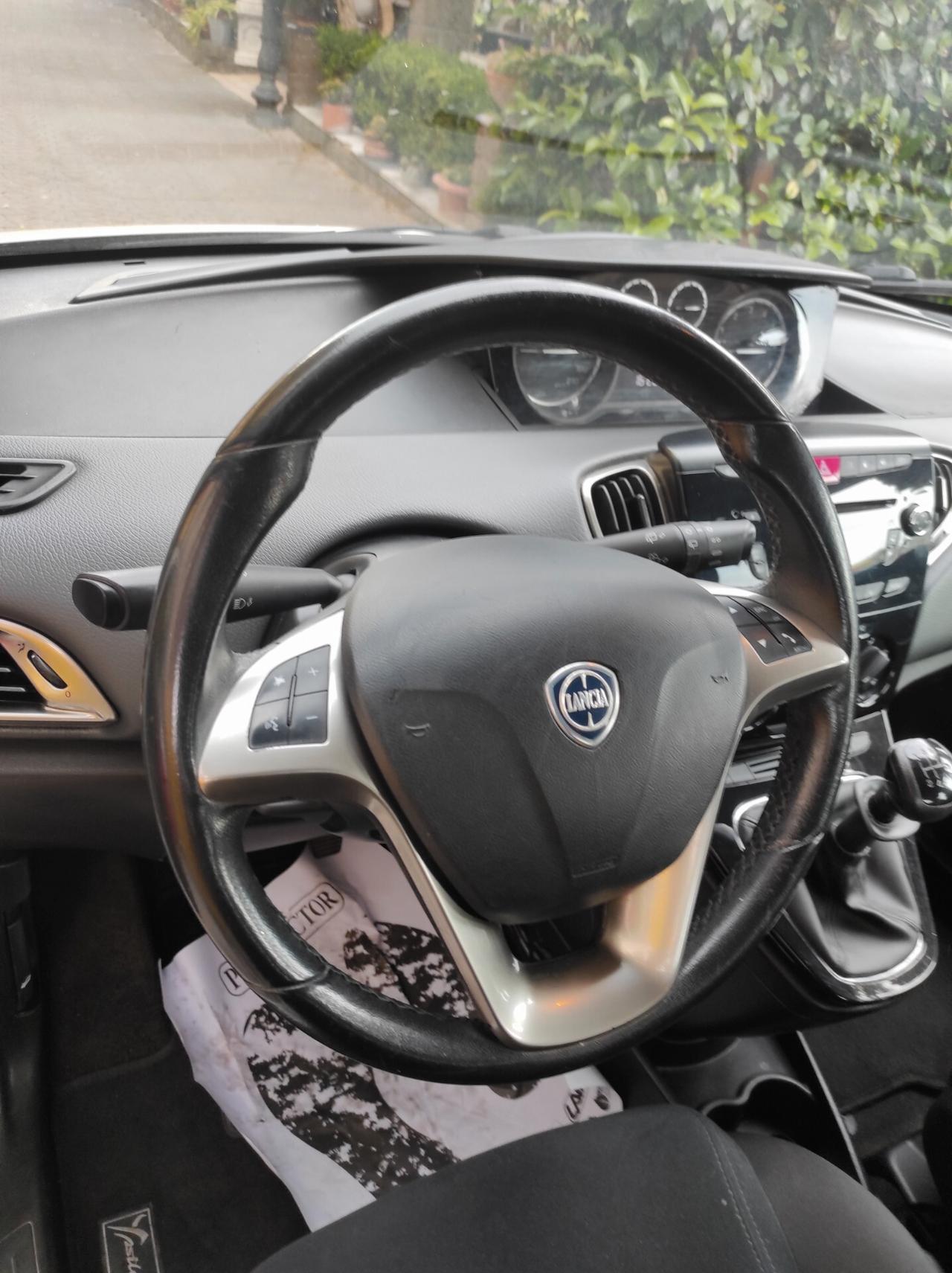 Lancia Ypsilon 2016 0.9 TwinAir Benzina metano LEGA SENSORI BLUETOOTH