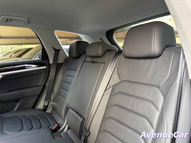 VOLKSWAGEN Touareg 3.0 tdi Black Style tiptronic TELECAMERA CARPLAY