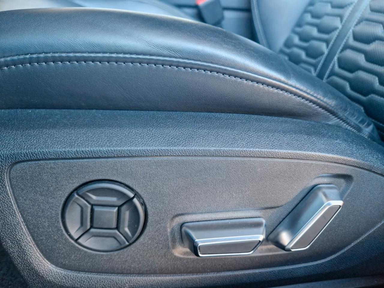 Audi RS6 RS 6 Avant 4.0 TFSI V8 quattro tiptronic