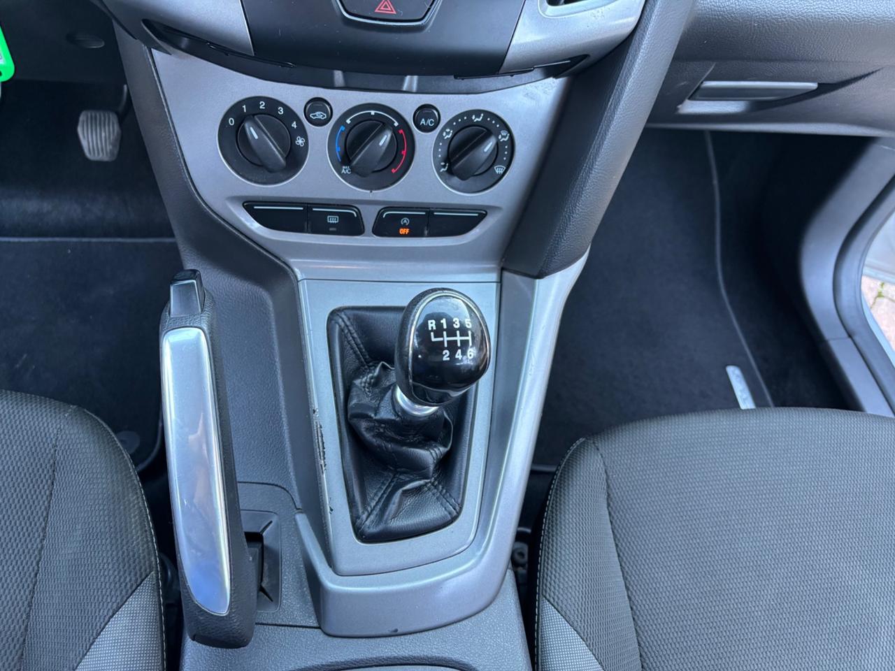 Ford Focus 1.6 TDCi 115 CV SW AUTO SOLO PER OPERATORI DEL SETTORE.