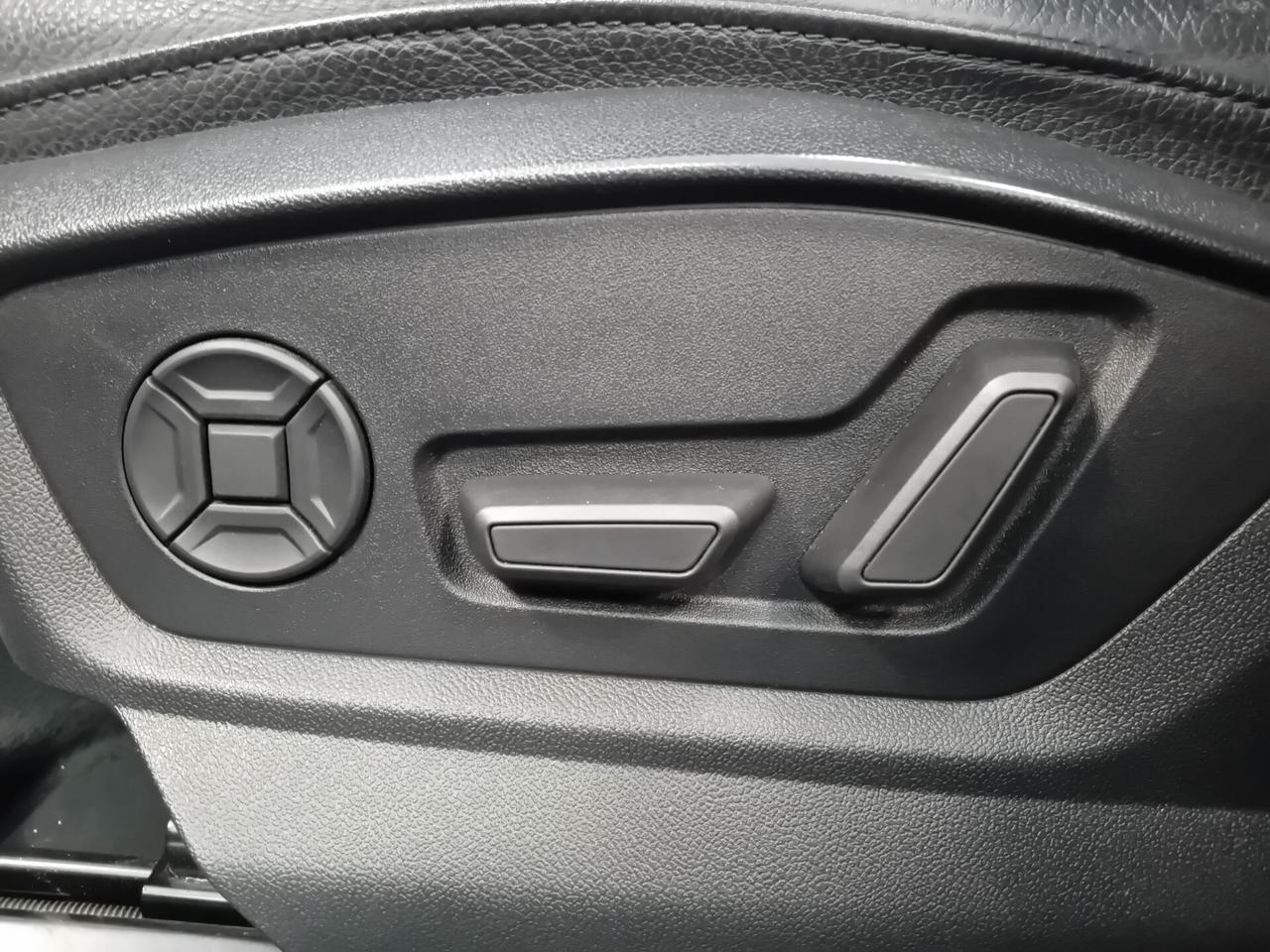 Audi Q8 RS TFSI V8 MHEV quattro tiptronic