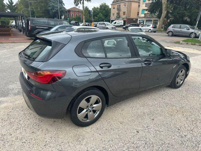 BMW 118 i 5p. Business Advantage