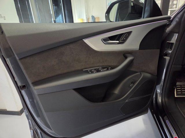 AUDI Q8 55 TFSI quattro Sline IVA ESPOSTA
