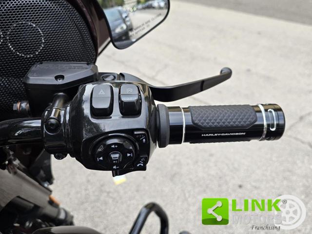 HARLEY-DAVIDSON CVO Street Glide 25th